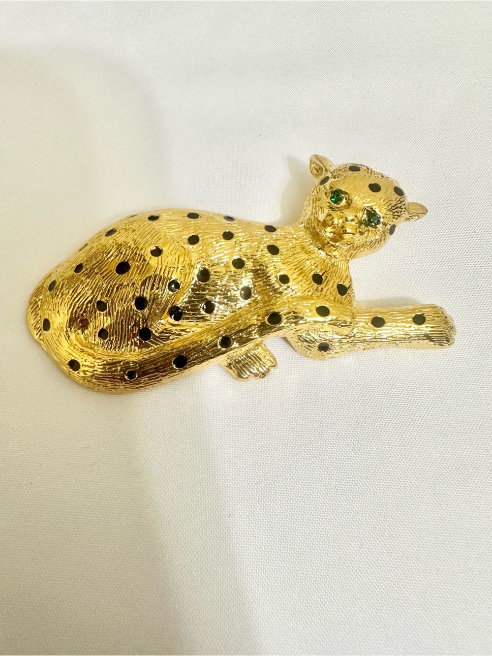 Vintage Gold-Plated Leopard Cat Brooch with Green Crystal Eyes